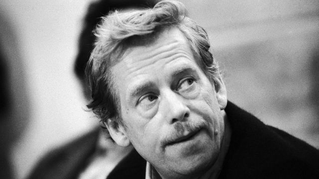 Glosa: Havel opět září na mezinárodní scéně. Jako protipól Putina